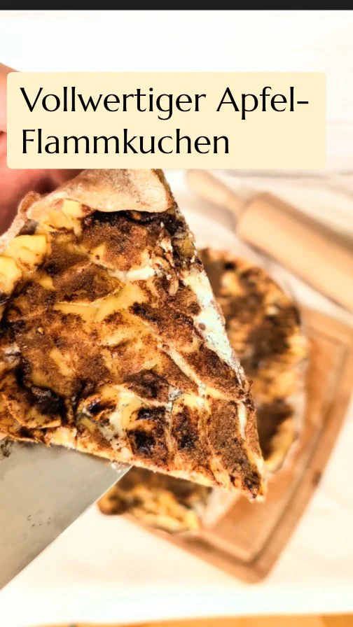Früher dachte ich, PMS sei einfach „normal“. Heute weiß ich: Mein Körper spricht mit mir – und ich antworte mit Rezepten wie diesem. Ein Apfelflammkuchen voller Zimt, Wärme und Achtsamkeit für die Lutealphase.Finde das gesamte Rezept und weitere Informationen auf meinen Rezepteblog "brutzel, brat & knusper" (Link im Profil).#zyklusbewusstsein#zyklusernährung#lutealphase #hormonbalance #apfelflammkuchen #zimtliebe